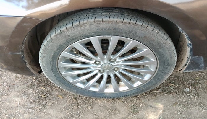 2016 Maruti Ciaz ZXI+, Petrol, Manual, 1,45,801 km, tyre