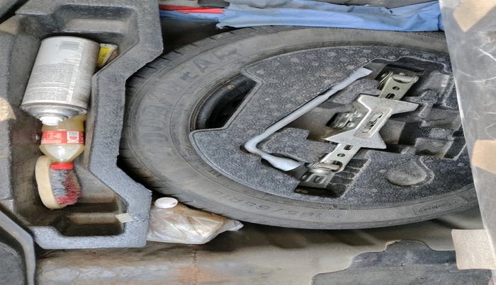 2016 Maruti Ciaz ZXI+, Petrol, Manual, 1,45,801 km, tyre