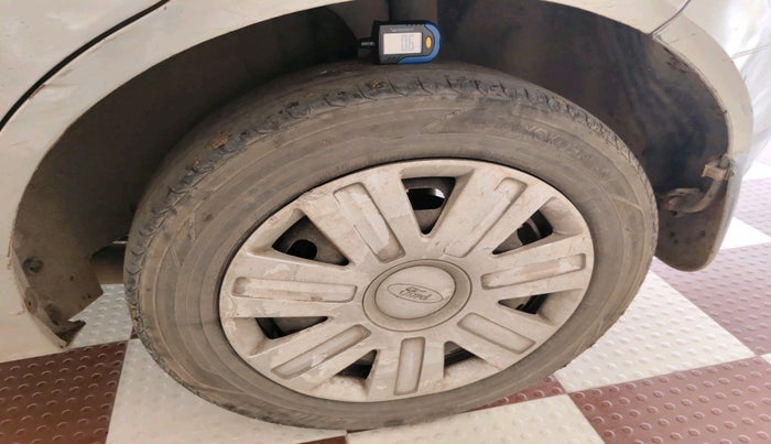 2012 Ford Figo ZXI 1.4 DIESEL, Diesel, Manual, 1,24,733 km, tyre