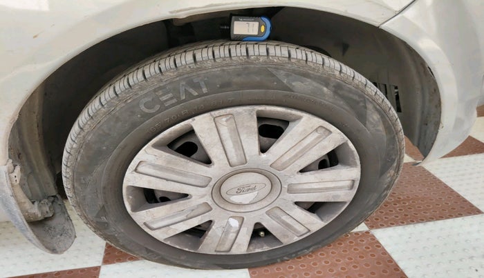 2012 Ford Figo ZXI 1.4 DIESEL, Diesel, Manual, 1,24,733 km, tyre