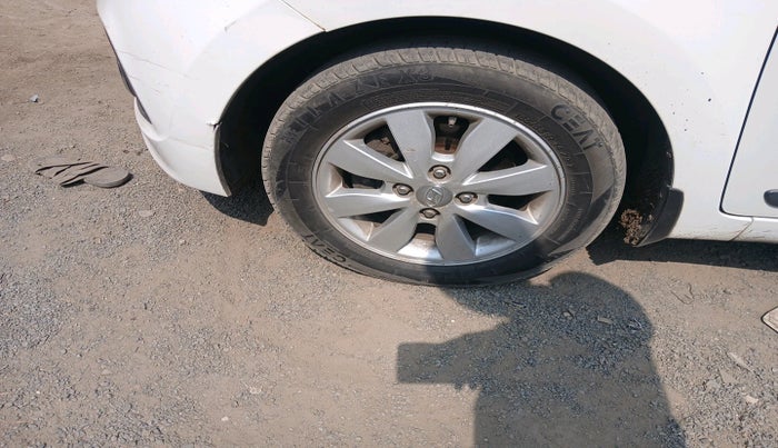 2016 Hyundai Xcent SX 1.1 CRDI, Diesel, Manual, 1,28,772 km, tyre