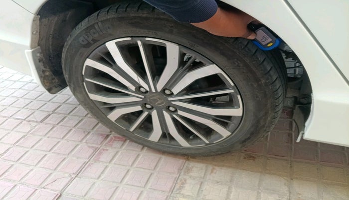 2017 Honda City 1.5L I-VTEC ZX CVT, Petrol, Automatic, 61,631 km, tyre