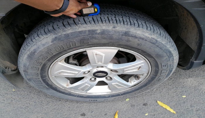 2012 Mahindra XUV500 W8, Diesel, Manual, 1,11,381 km, tyre