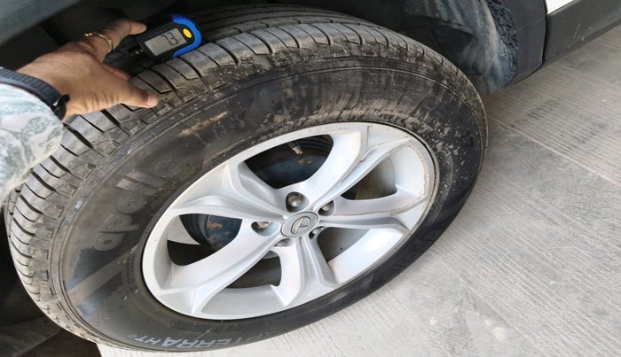 2022 Tata Harrier XT 2.0L KRYOTEC, Diesel, Manual, 68,321 km, tyre