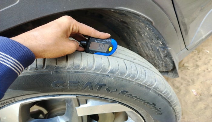 2021 Hyundai VENUE SX 1.5 CRDI, Diesel, Manual, 1,26,798 km, tyre