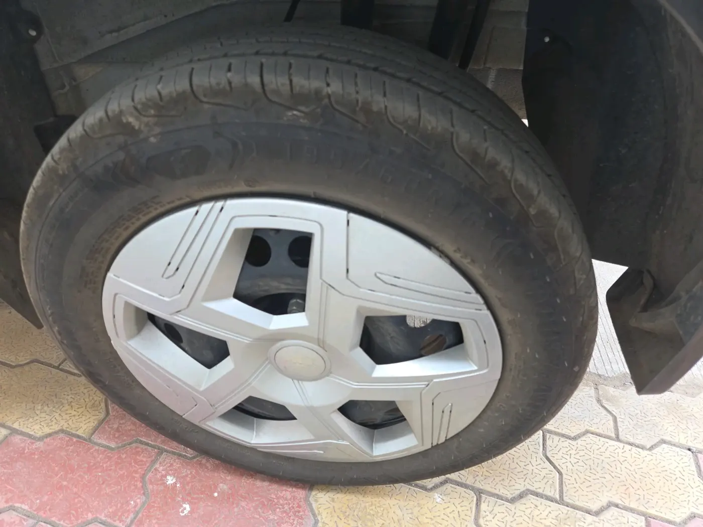 2025 Tata NEXON SMART+ 1.2 PETROL, Petrol, Manual, 1,950 km, tyre