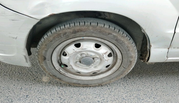 2011 Maruti Zen Estilo LXI, Petrol, Manual, 77,102 km, tyre