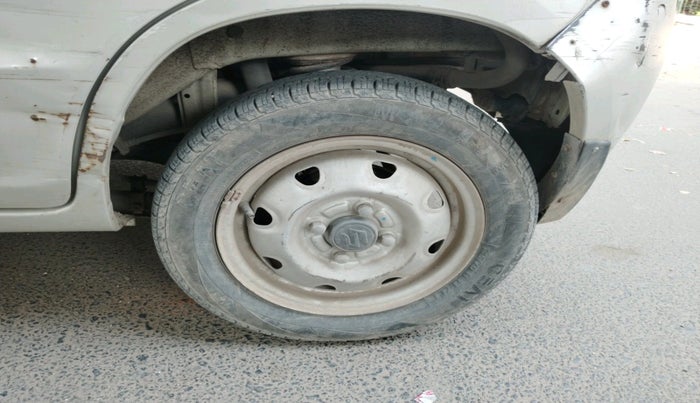 2011 Maruti Zen Estilo LXI, Petrol, Manual, 77,102 km, tyre