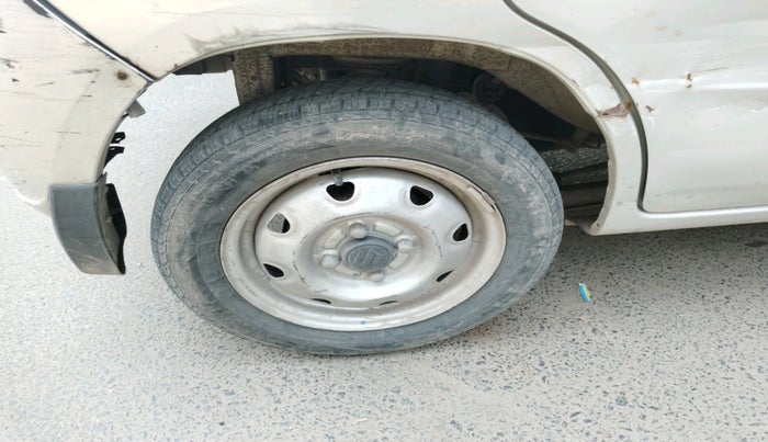 2011 Maruti Zen Estilo LXI, Petrol, Manual, 77,102 km, tyre