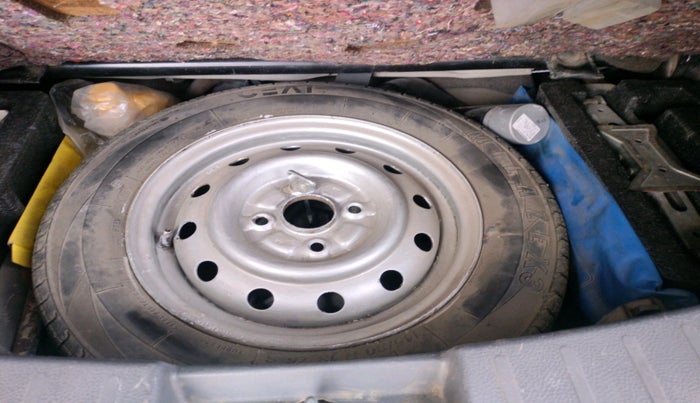 2012 Maruti Wagon R 1.0 LXI, Petrol, Manual, 79,405 km, tyre