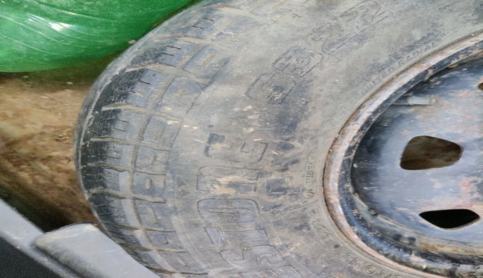 2012 Hyundai Accent GLE, CNG, Manual, 1,14,465 km, tyre