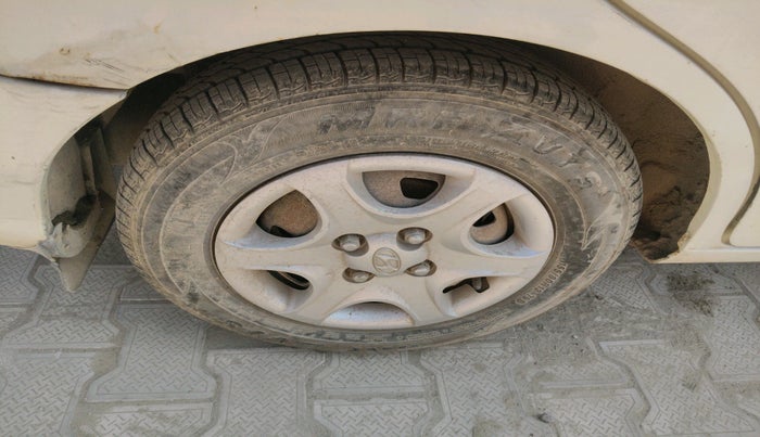 2012 Hyundai Accent GLE, CNG, Manual, 1,14,465 km, tyre