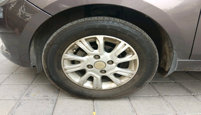 2018 Tata Tiago XZA PETROL, Petrol, Automatic, 66,400 km, tyre