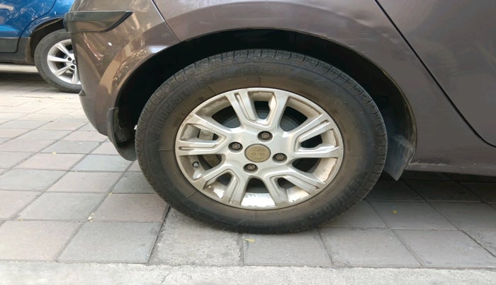 2018 Tata Tiago XZA PETROL, Petrol, Automatic, 66,400 km, tyre