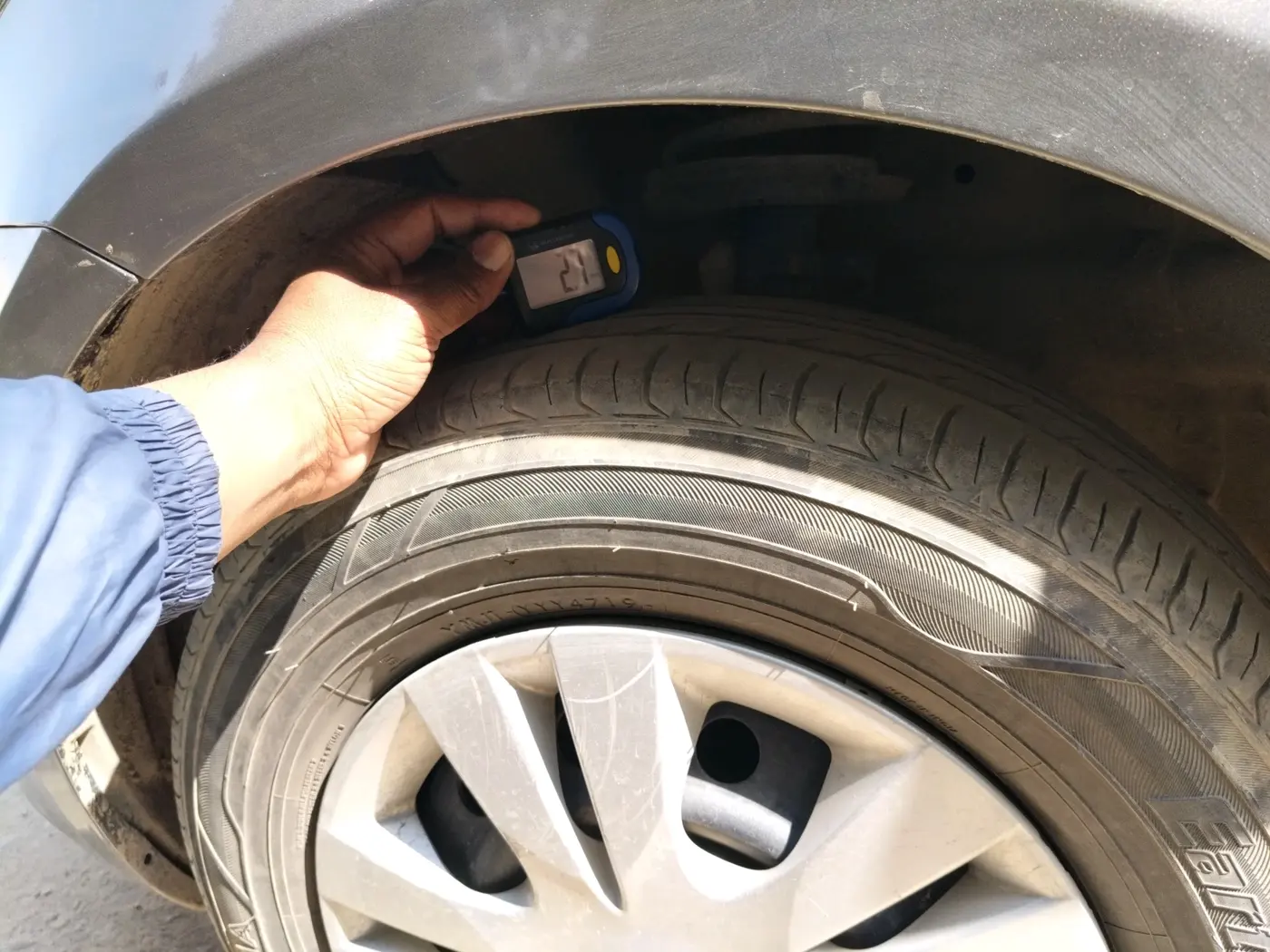 2013 Maruti Swift Dzire VXI, Petrol, Manual, 97,500 km, tyre