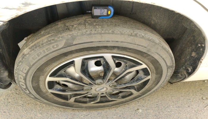 2017 Maruti Dzire LXI, Petrol, Manual, 68,246 km, tyre