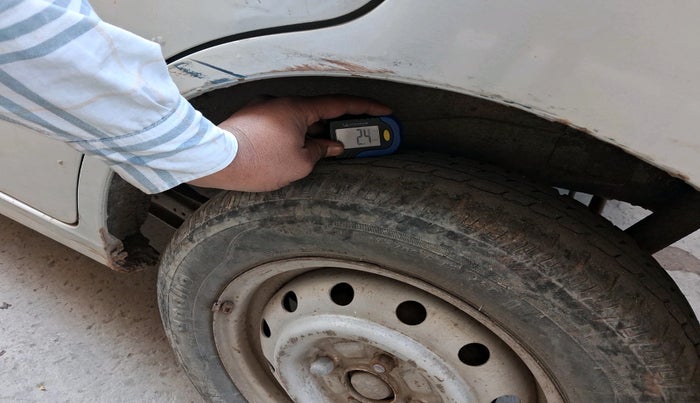 2012 Maruti Wagon R 1.0 LXI, Petrol, Manual, 1,04,458 km, tyre