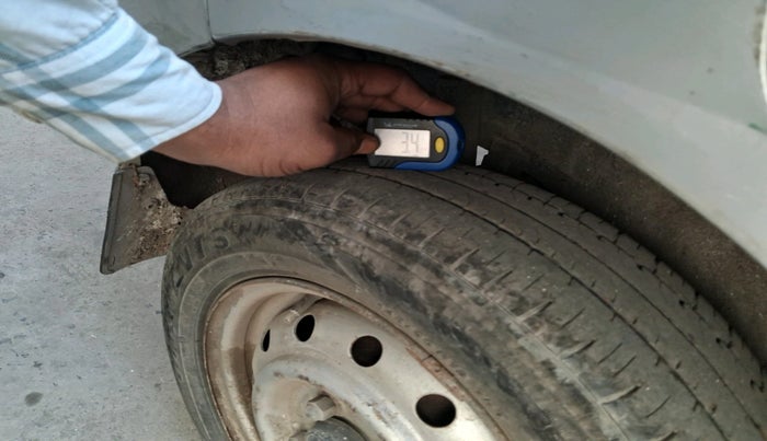 2012 Maruti Wagon R 1.0 LXI, Petrol, Manual, 1,04,458 km, tyre