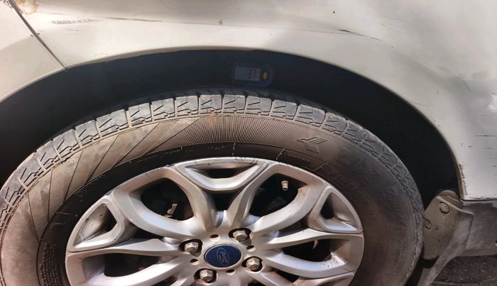 2016 Ford Ecosport TITANIUM 1.5L DIESEL, Diesel, Manual, 1,79,059 km, tyre