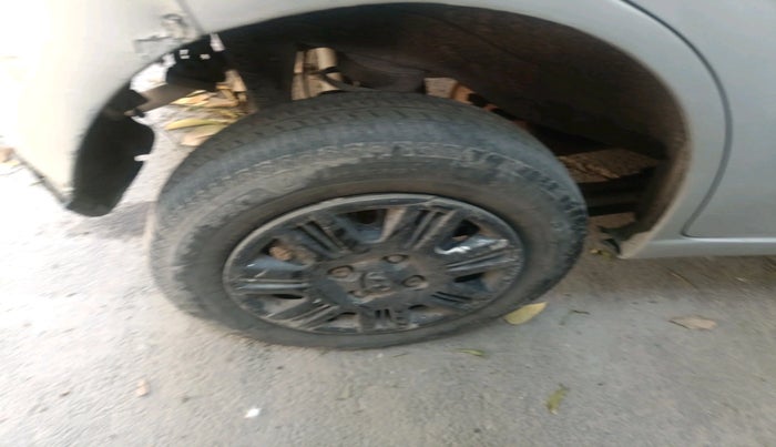 2013 Maruti Wagon R 1.0 LXI CNG, CNG, Manual, 1,14,629 km, tyre