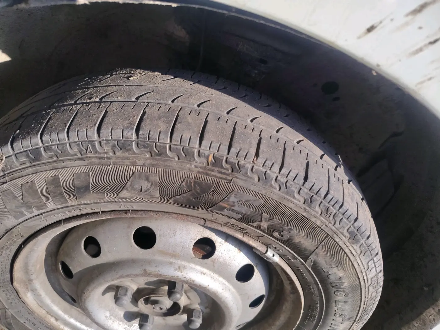 2013 Maruti Wagon R 1.0 LXI, Petrol, Manual, 1,13,287 km, tyre