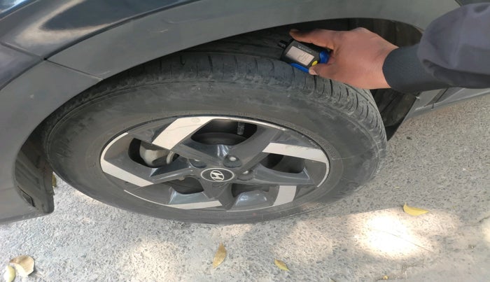 2019 Hyundai VENUE SX 1.0 TURBO, Petrol, Manual, 53,997 km, tyre