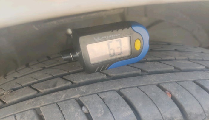 2021 Maruti Ertiga VXI CNG, CNG, Manual, 1,88,106 km, tyre