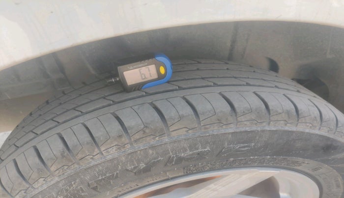 2021 Maruti Ertiga VXI CNG, CNG, Manual, 1,88,106 km, tyre