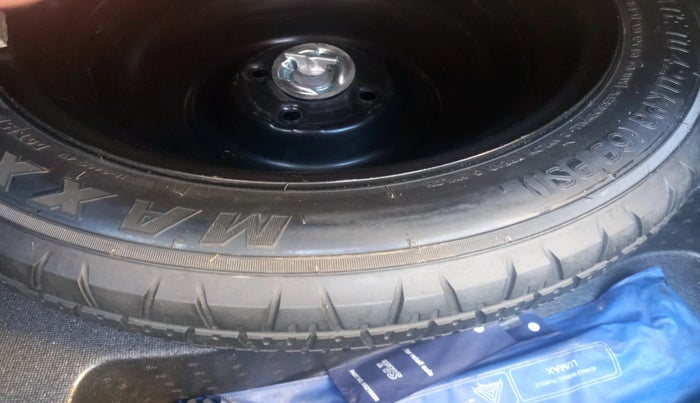 2022 Honda City ZX HYBRID, Hybrid, Automatic, 66,385 km, tyre