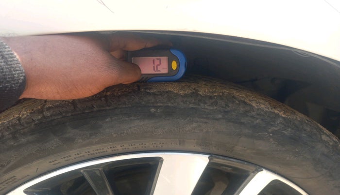 2022 Honda City ZX HYBRID, Hybrid, Automatic, 66,385 km, tyre