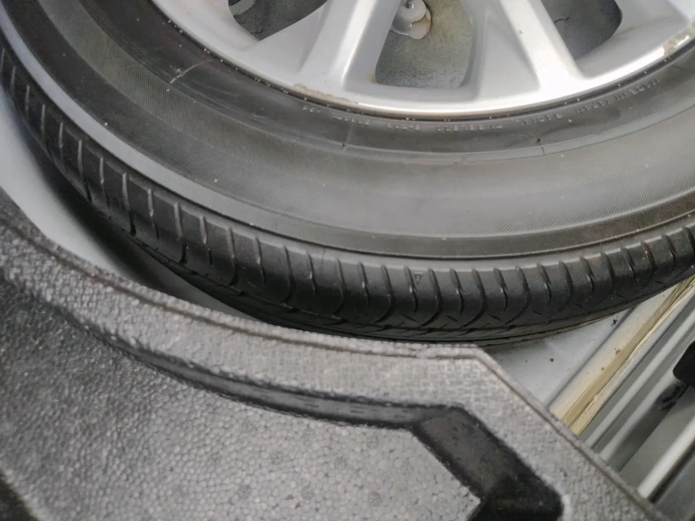 2012 Toyota Camry 2.5L AT, Petrol, Automatic, 79,186 km, tyre