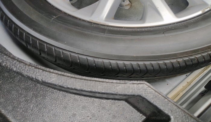 2012 Toyota Camry 2.5L AT, Petrol, Automatic, 79,186 km, tyre