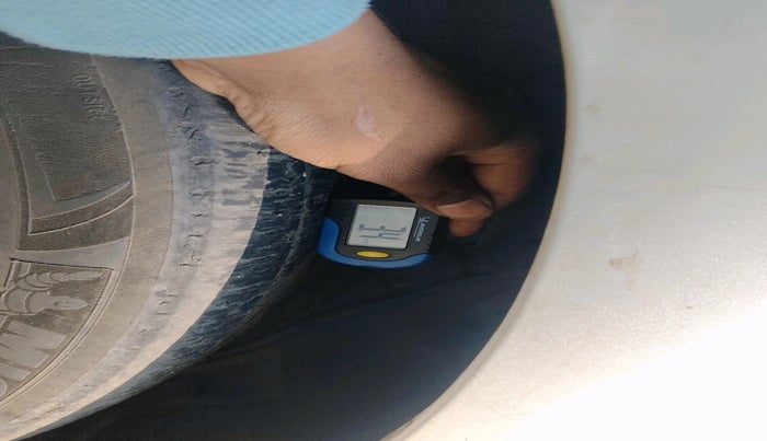 2012 Toyota Camry 2.5L AT, Petrol, Automatic, 79,186 km, tyre