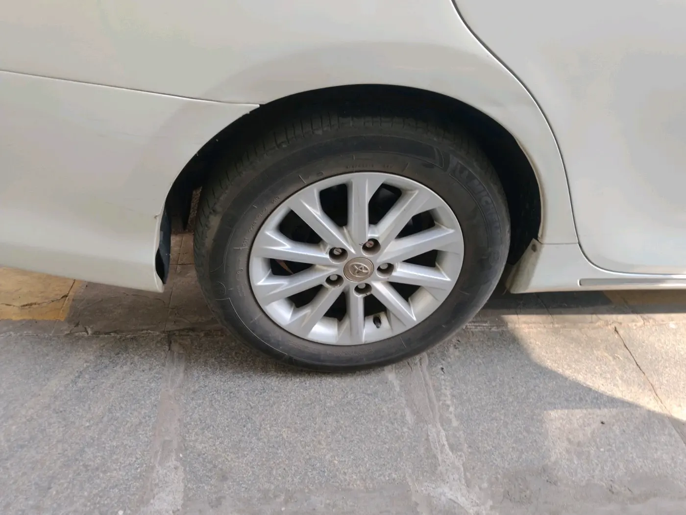 2012 Toyota Camry 2.5L AT, Petrol, Automatic, 79,186 km, tyre