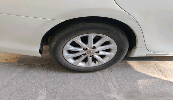 2012 Toyota Camry 2.5L AT, Petrol, Automatic, 79,186 km, tyre