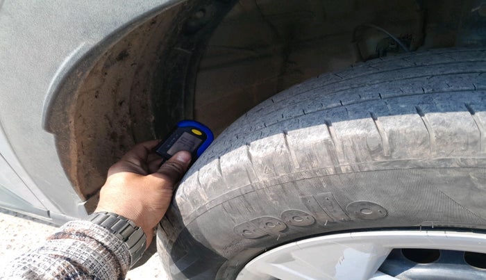 2021 Hyundai VENUE S+ 1.2, Petrol, Manual, 76,000 km, tyre