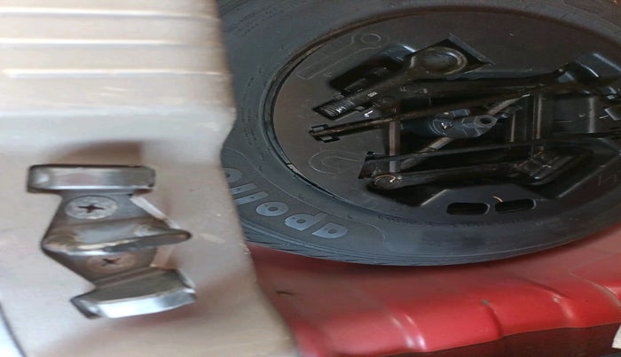 2011 Hyundai i10 SPORTZ 1.2 AT, Petrol, Automatic, 47,541 km, tyre