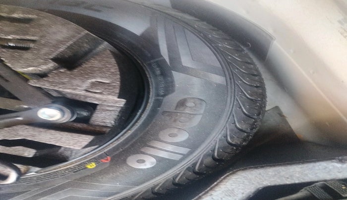 2015 Skoda Rapid Elegance 1.6 MPI AT, Petrol, Automatic, 92,169 km, tyre