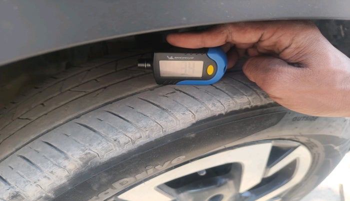 2022 Nissan MAGNITE XV MT, Petrol, Manual, 35,645 km, tyre