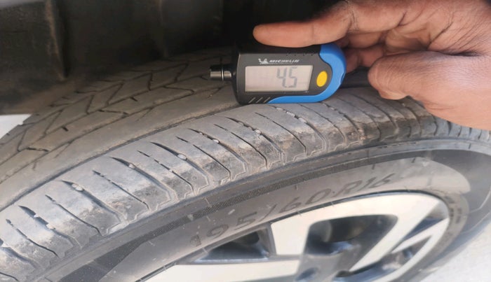 2022 Nissan MAGNITE XV MT, Petrol, Manual, 35,645 km, tyre