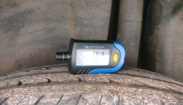 2016 Maruti Ciaz VXI+, Petrol, Manual, 37,353 km, tyre