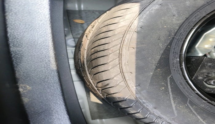 2023 MG ASTOR  SMART BLACK STORM EDITION , Petrol, Manual, 15,770 km, tyre