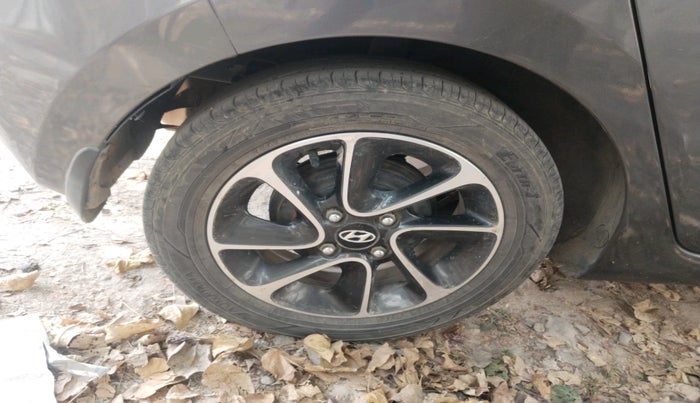 2017 Hyundai Grand i10 ASTA 1.2 KAPPA VTVT, Petrol, Manual, 1,55,955 km, tyre