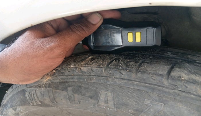 2015 Maruti Celerio VXI AMT, Petrol, Automatic, 1,47,677 km, tyre