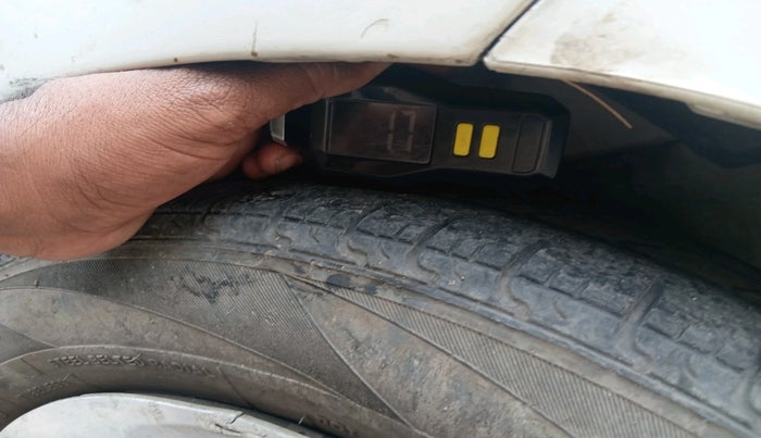 2015 Maruti Celerio VXI AMT, Petrol, Automatic, 1,47,677 km, tyre