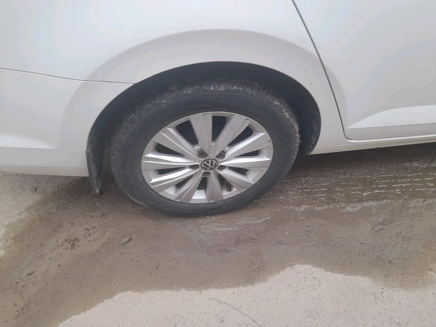 2022 Volkswagen VIRTUS HIGHLINE TSI 1.0 MT, Petrol, Manual, 57,376 km, tyre