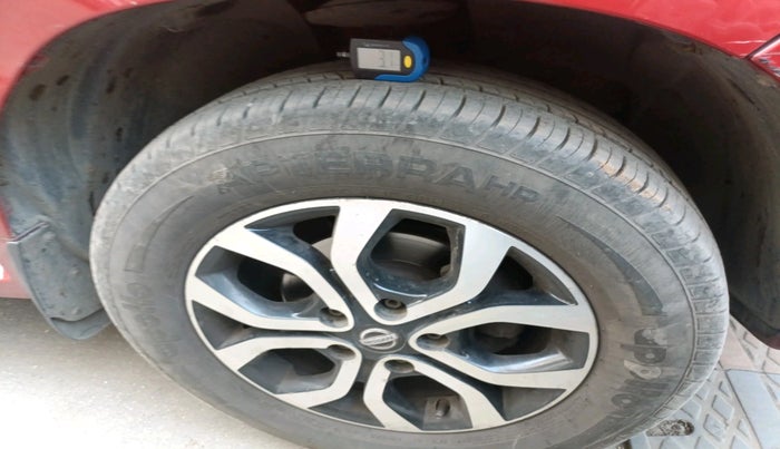 2014 Nissan Terrano XV D THP 110 PS, Diesel, Manual, 82,974 km, tyre