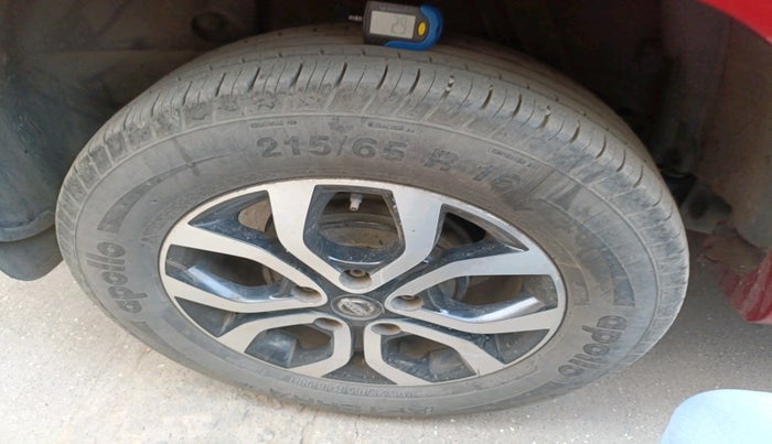 2014 Nissan Terrano XV D THP 110 PS, Diesel, Manual, 82,974 km, tyre