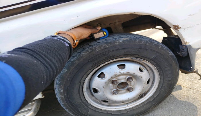 2017 Maruti Eeco 7 STR, CNG, Manual, 1,32,250 km, tyre