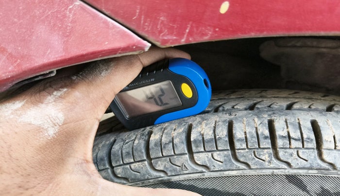 2013 Hyundai Eon ERA +, Petrol, Manual, 54,274 km, tyre